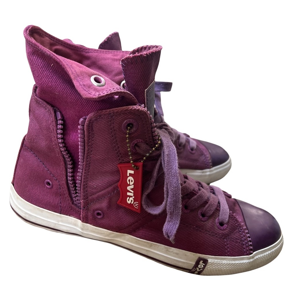 Levi’s High Top Sneakers Shoes Purple Canvas 9
